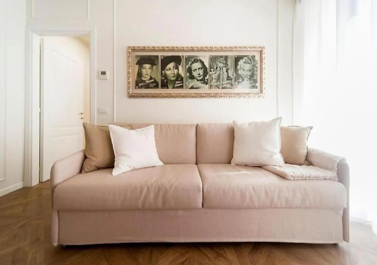 Διαμέρισμα Madonna Montecchi Luxury Suite In Βερόνα